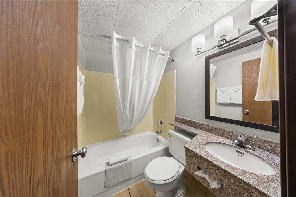 Days Inn by Wyndham Winona - photo 24