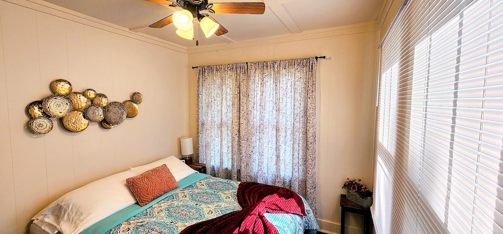Edgewater Resort Cottage #1 - photo 14