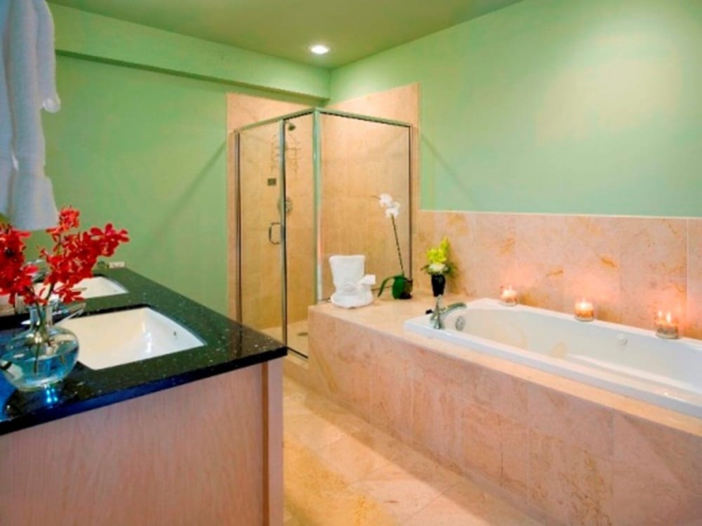 Grand Eastonian Hotel & Suites - photo 8