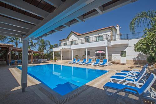 Papas Family Villa