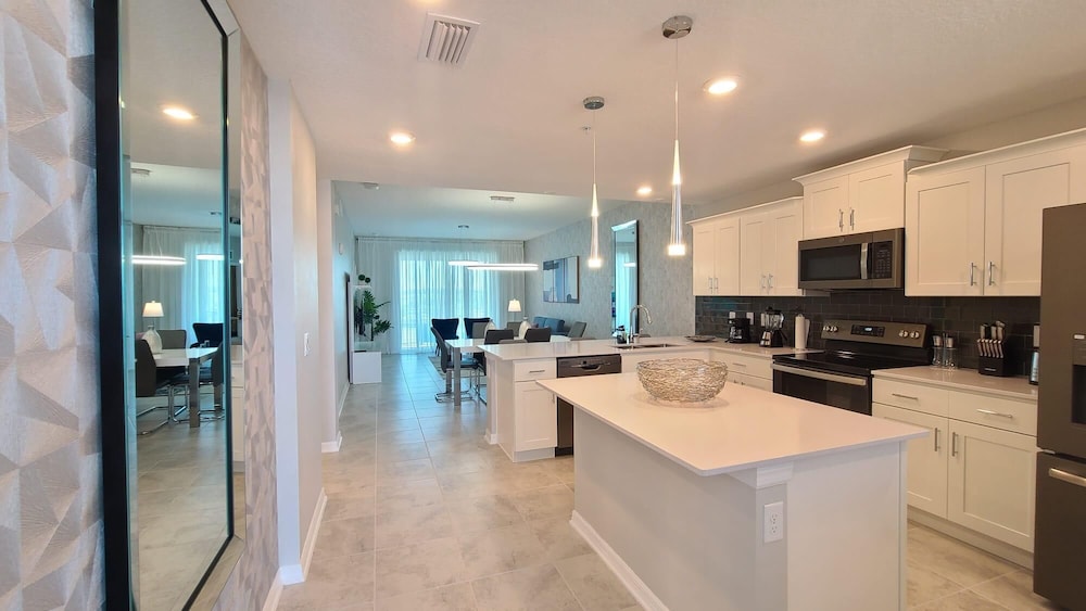 Gorgeous 2Bd Condo Close to Disney Storey Lake Resort 305 3151 Kissimmee - featured photo
