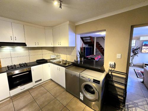 Walters Lane Deluxe Garden Apartment 3 No loadshedding