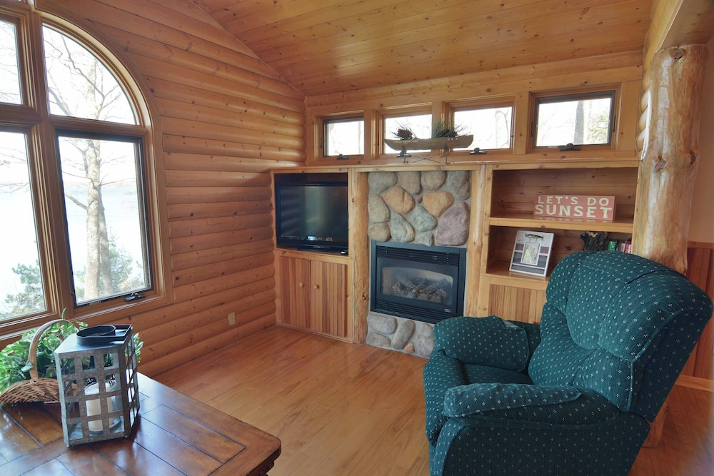 Sunset Shores Retreat - photo 29