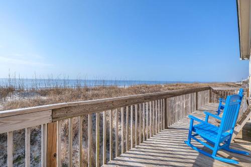 The Beach Fact Oar by Oak Island Accommodations - photo 34