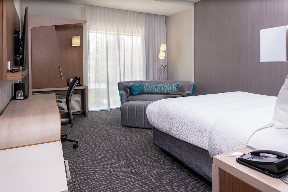Courtyard by Marriott Indianapolis West Speedway - photo 5