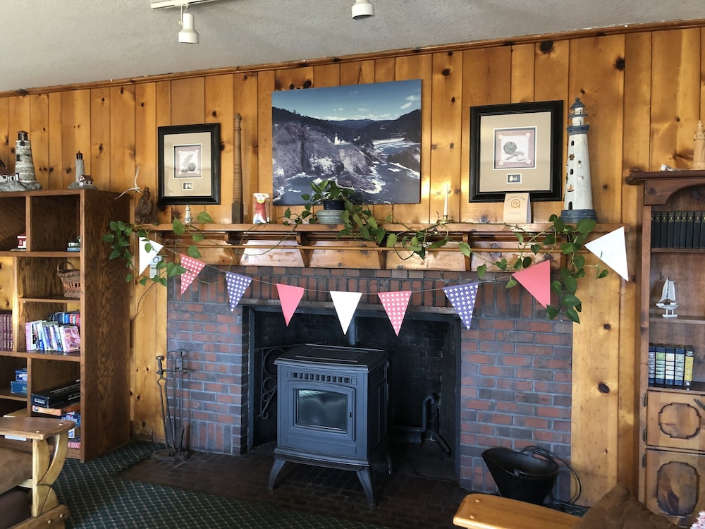 Florence Lighthouse Inn - photo 4