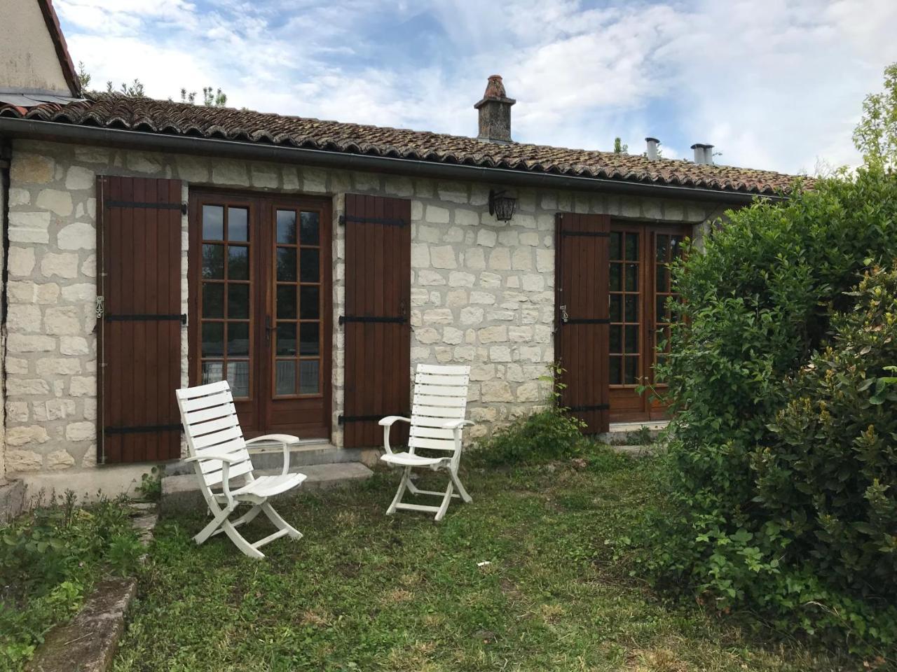 May's Cottage — 4-Star Luxury Hotel in Availles-Limouzine, France