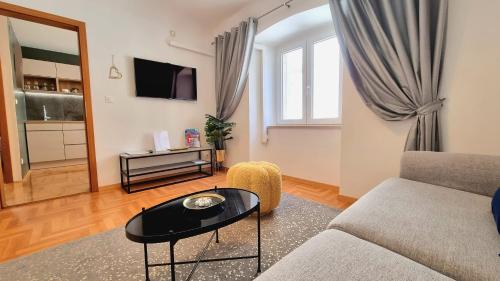 Etal Luxury Apartment