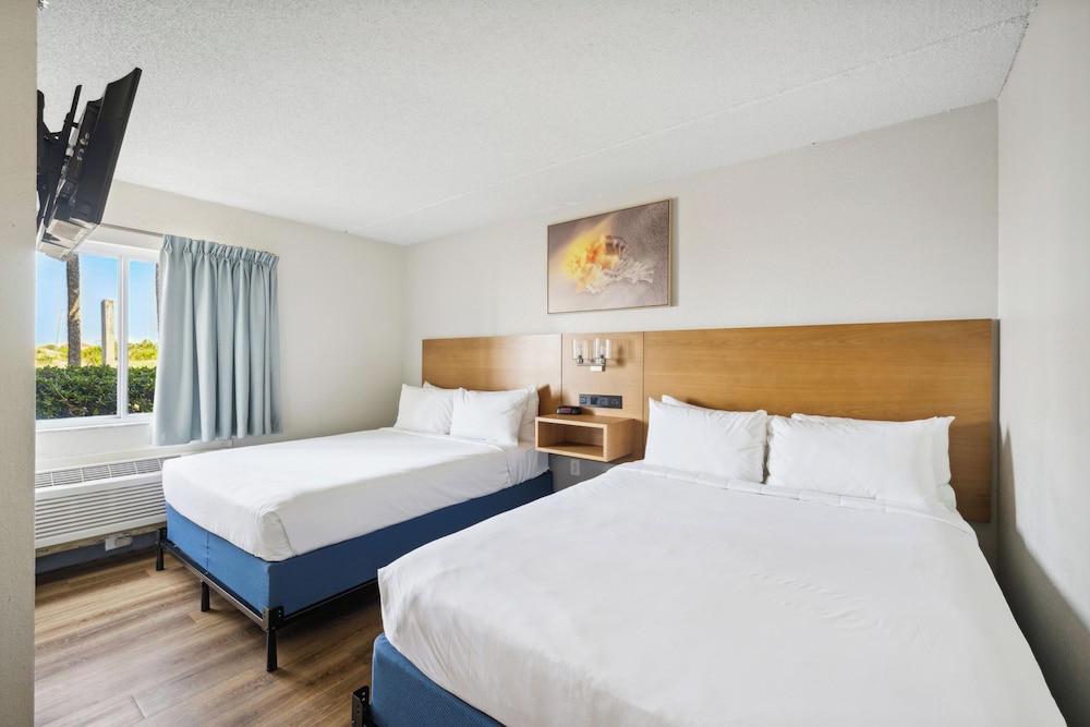 Sugar Sands Beachfront Hotel a By The Sea Resort - photo 19