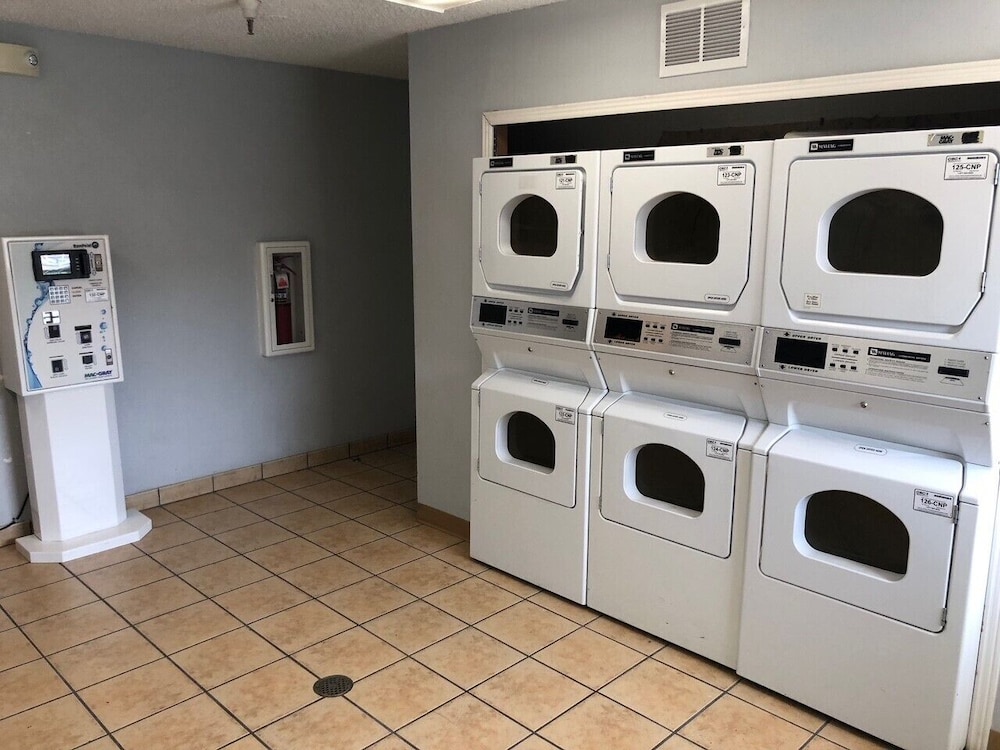 InTown Suites Extended Stay Salt Lake City UT Midvale - photo 18