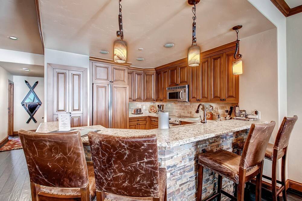Highlands Slopeside by East West Hospitality - photo 176