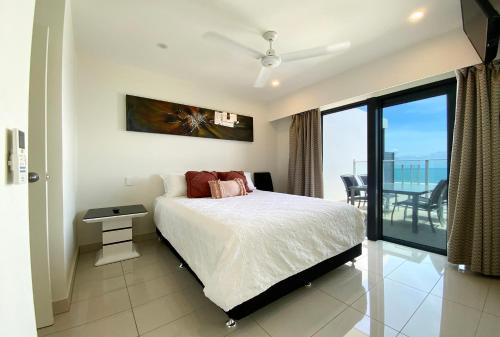 PENZANCE Great Location & Views at PenthousePads — 4-Star Luxury Hotel in Darwin, Australia