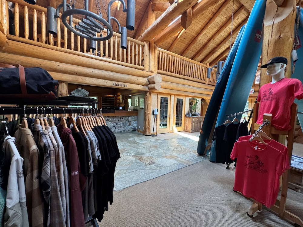 Mike Wiegele Helicopter Skiing - last minute hotel in Unknown City