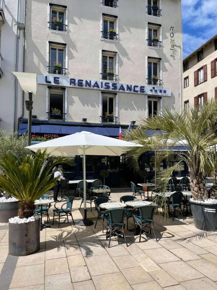 Le Renaissance - carbon neutral hotel in Aurillac