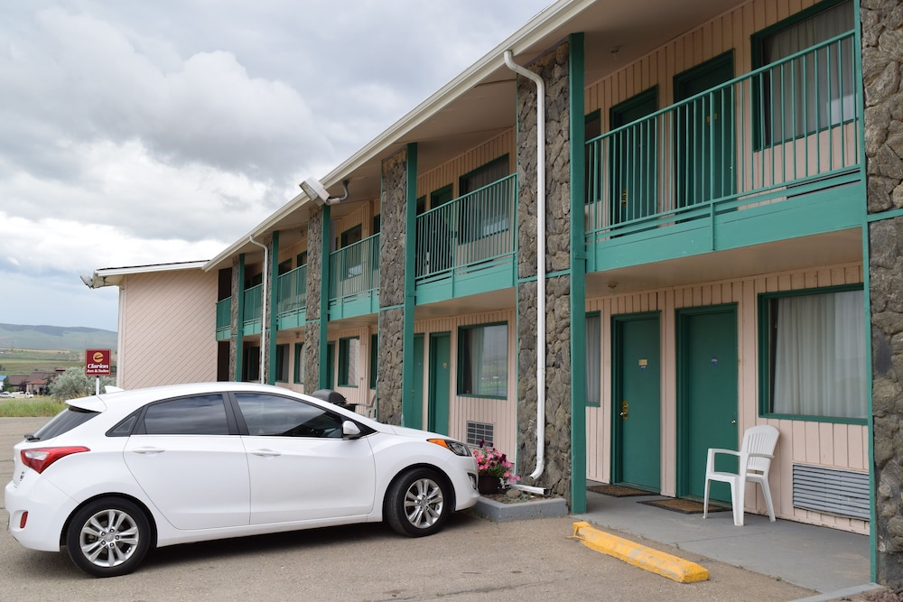 Travelers Inn & Suites - photo 42