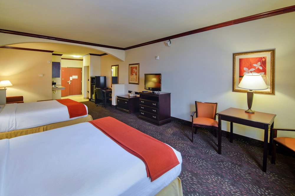 Holiday Inn Express Hotel & Suites Terrell by IHG - photo 6