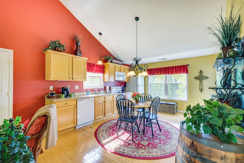 Lake view Kentucky Getaway w Resort Amenities - photo 6