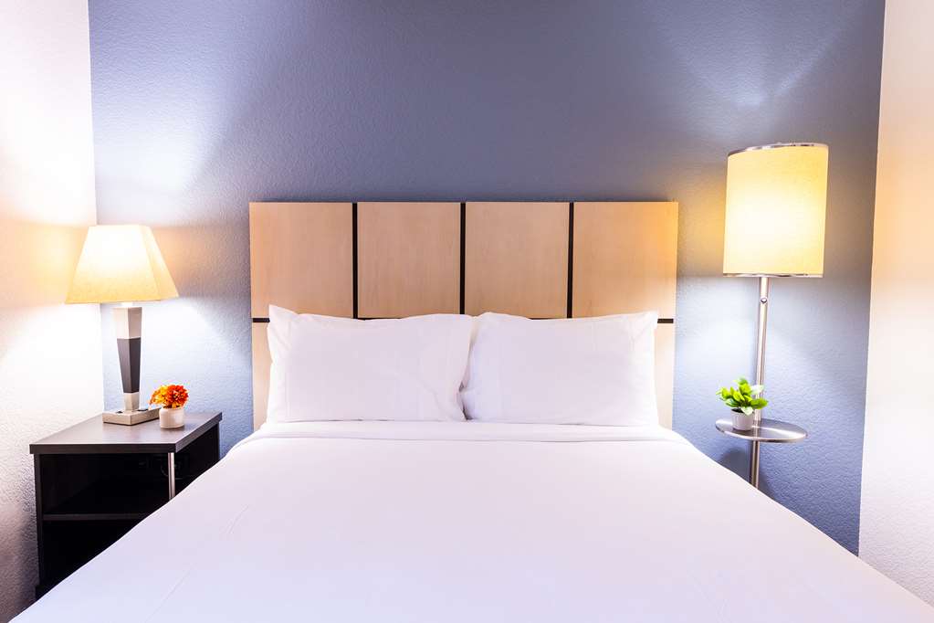 Sonesta Simply Suites Denver West Federal Center - photo 8