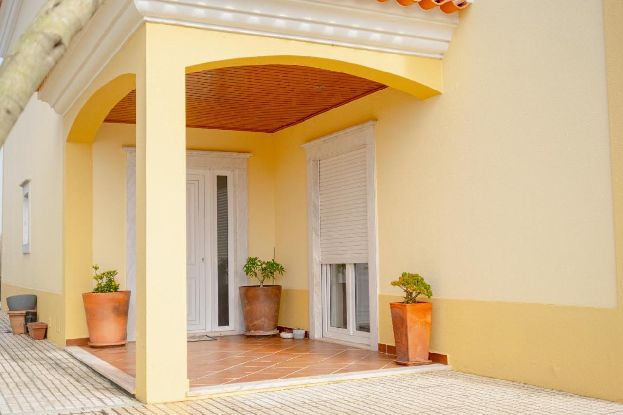 Ocean You & Me Villa with pool in Santa Cruz — 4-Star Luxury Hotel in A Dos Cunhados, Portugal