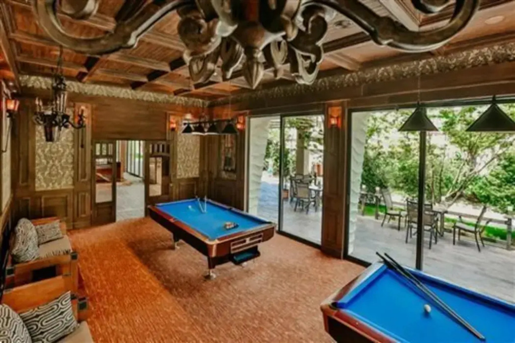 Luxury Dreamland Oasis Apartments