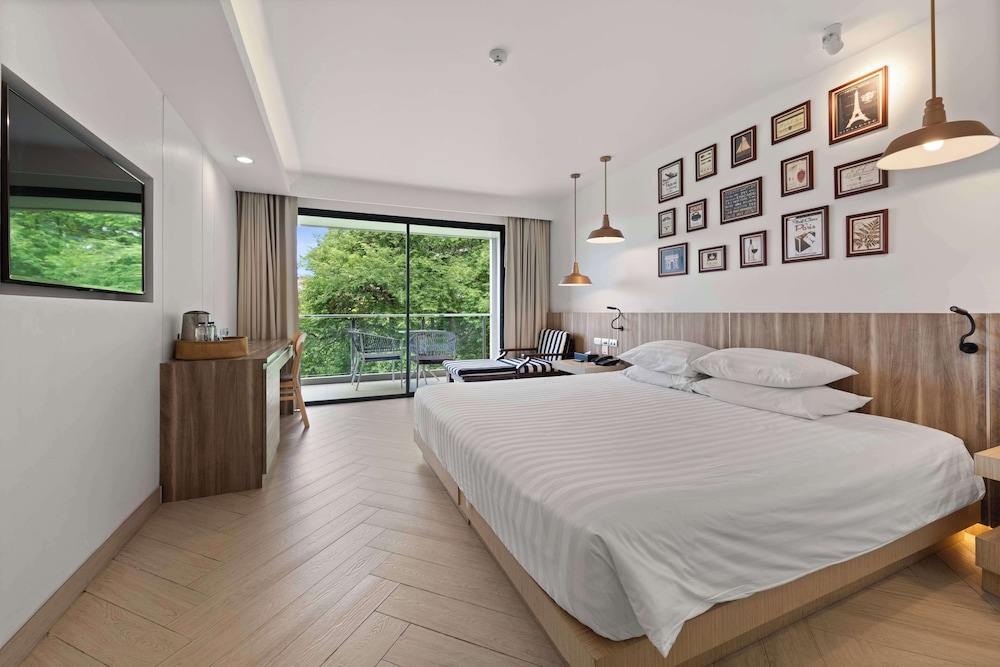 Golden Tulip Pattaya Beach Resort in Pattaya, Thailand