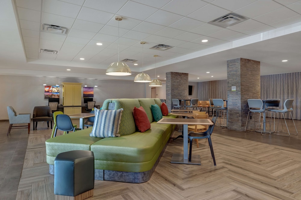 Home2 Suites by Hilton Las Vegas I 215 Curve - photo 3