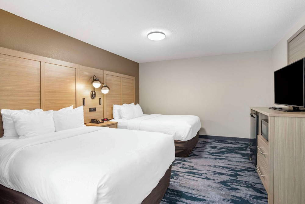 Comfort Suites At WestGate Mall - photo 6