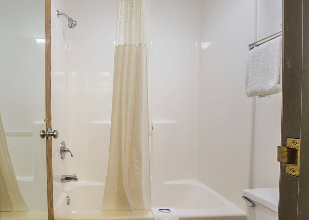 Motel 6 Waterloo IA Crossroads Mall Cedar Falls - photo 24