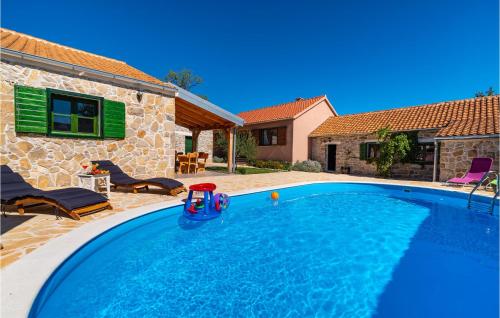 4 Bedroom Amazing Home In Benkovac — 4-Star Luxury Hotel in Benkovac, Croatia