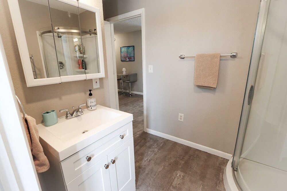 Downtown Granby Retreat & Spa - photo 9
