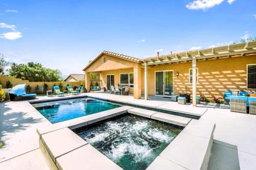 Starry Night Escape — 4-Star Luxury Hotel in Desert Hot Springs, United States