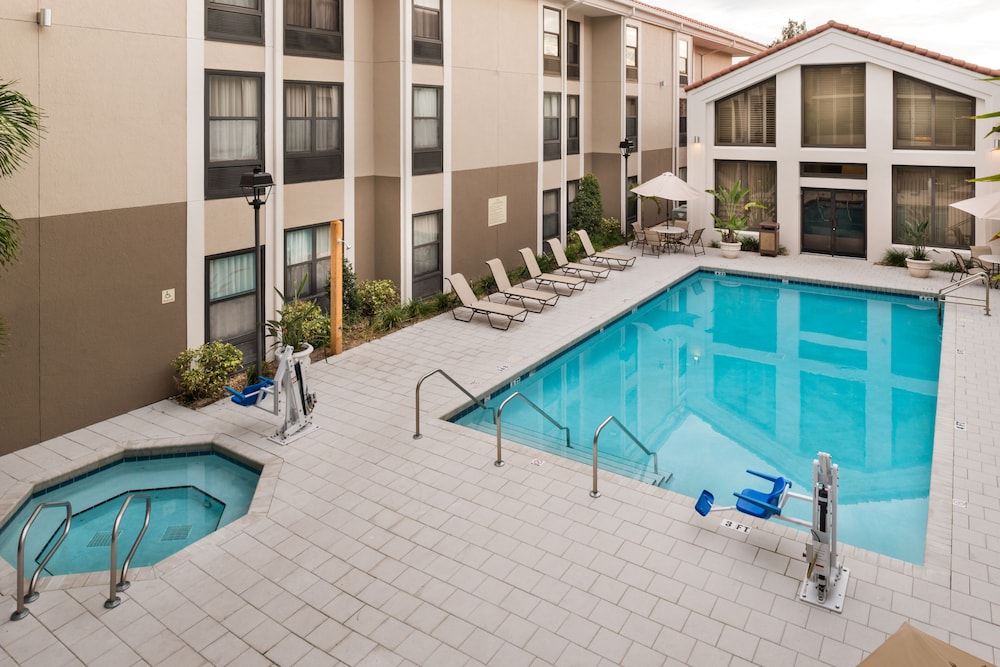Hampton Inn & Suites Orlando East UCF Area - photo 35