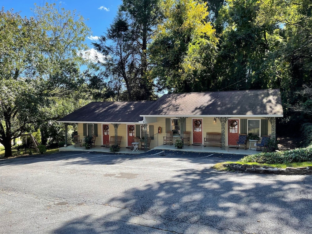 Mountain Aire Cottages & Inn - photo 248
