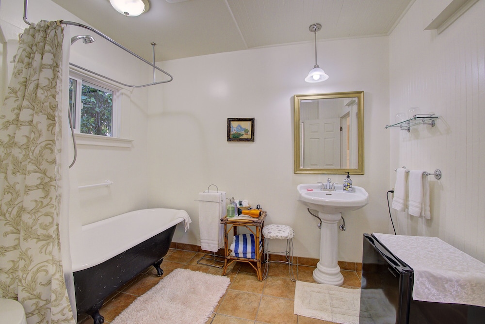 Secret Garden Inn and Cottages - photo 116