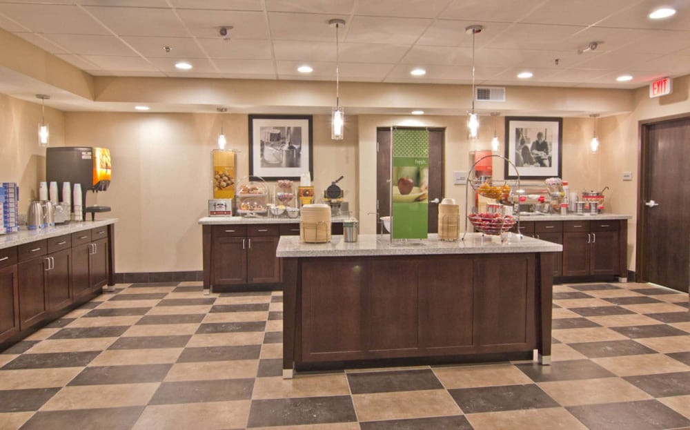 Hampton Inn Columbus South - photo 77