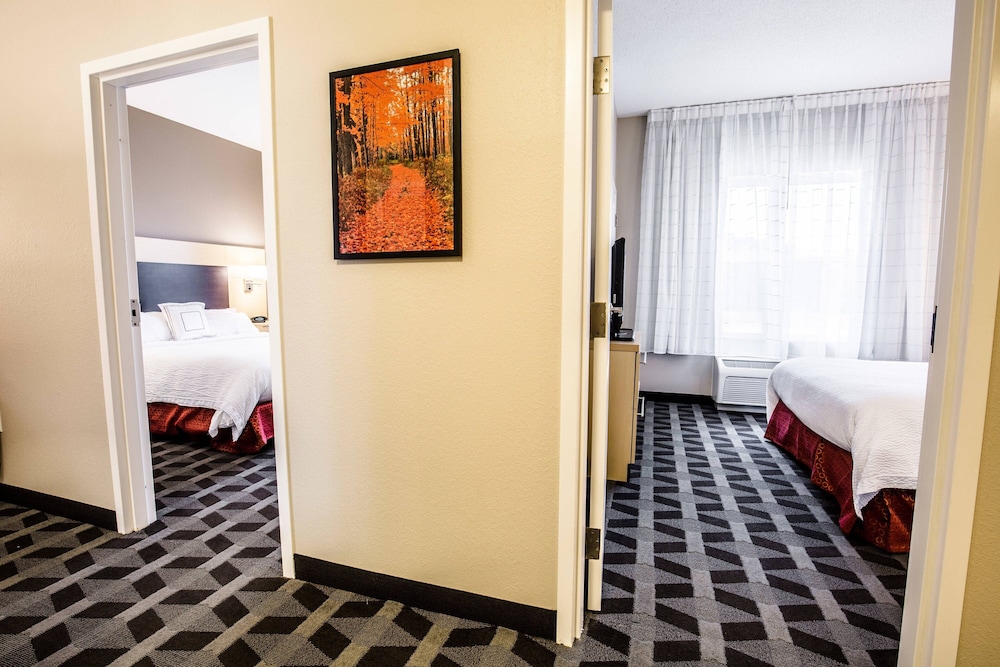 TownePlace Suites by Marriott Gilford - photo 12