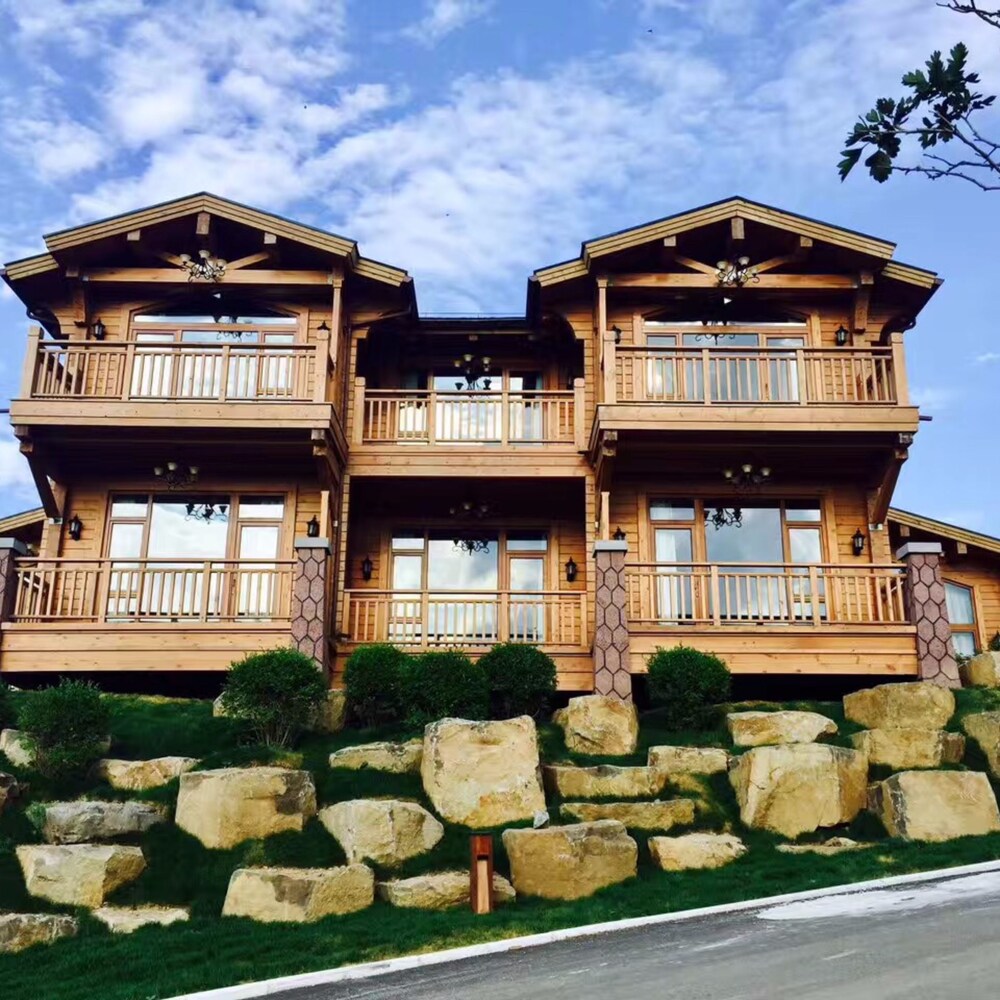 Swissôtel Resort Changbaishan — 4-Star Luxury Hotel in Baishan, People's Republic of China