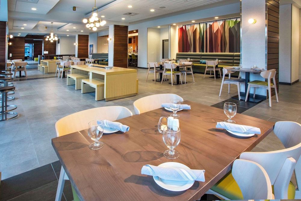 Hilton Garden Inn Redmond Seattle - photo 38
