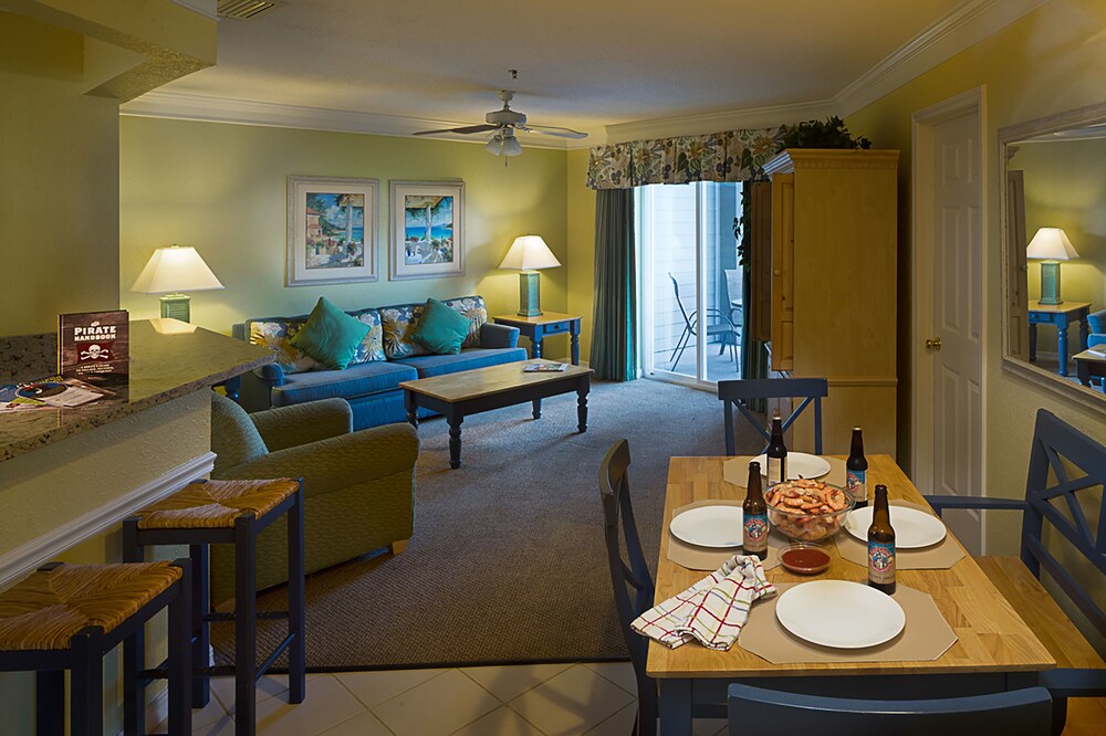 Hibiscus Oceanfront Resort - photo 18