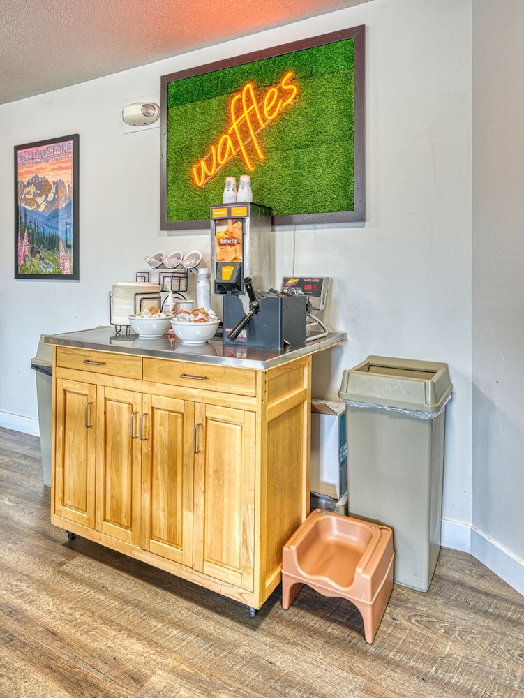 Yellowstone River Inn & Suites - photo 14