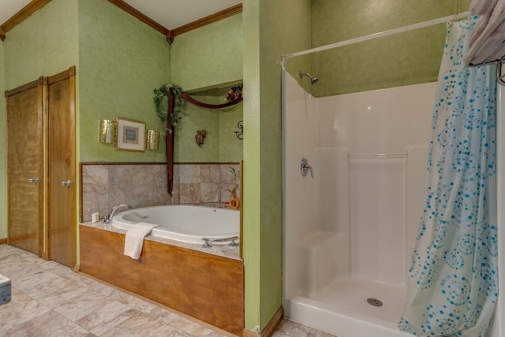 The Whispering Pines Inn Bed & Breakfast - photo 40