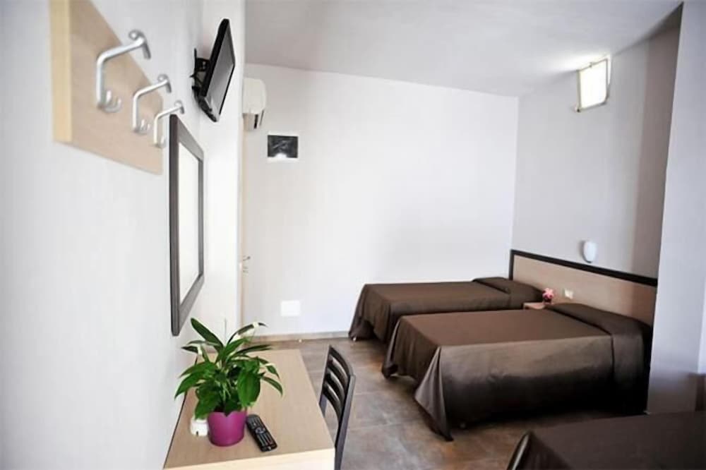 Hotel Aquarius — hotel in Cattolica