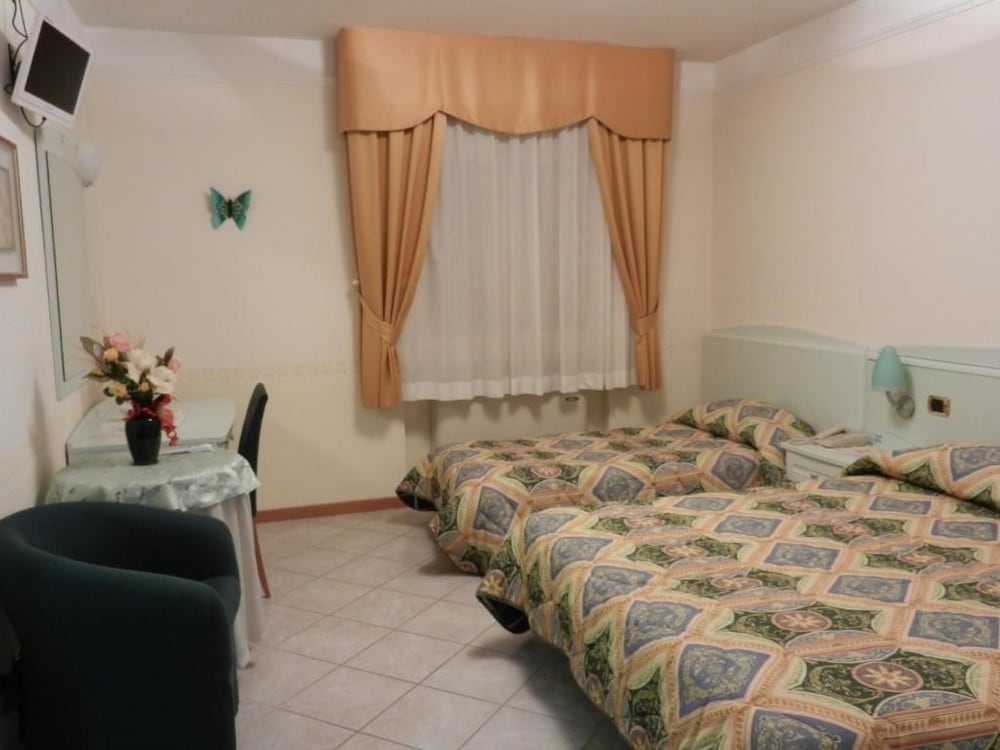 Hotel Ferranti Serrapetrona — Serrapetrona — photo 3