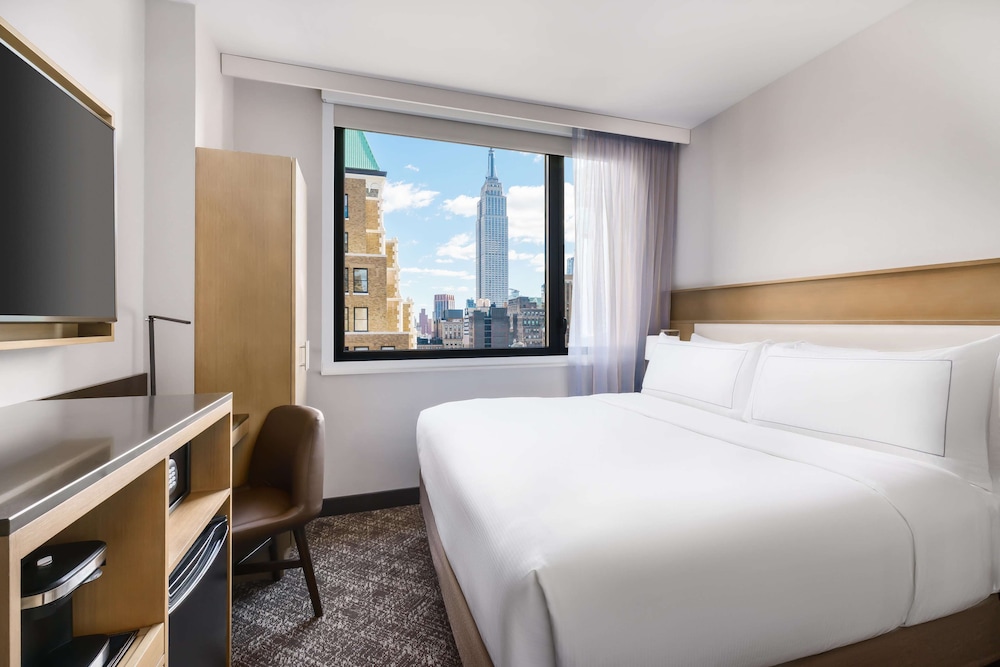 Doubletree by Hilton New York Times Square South - photo 9