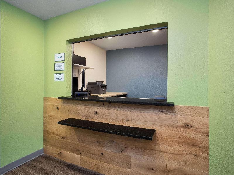 Woodspring Suites Panama City - photo 14