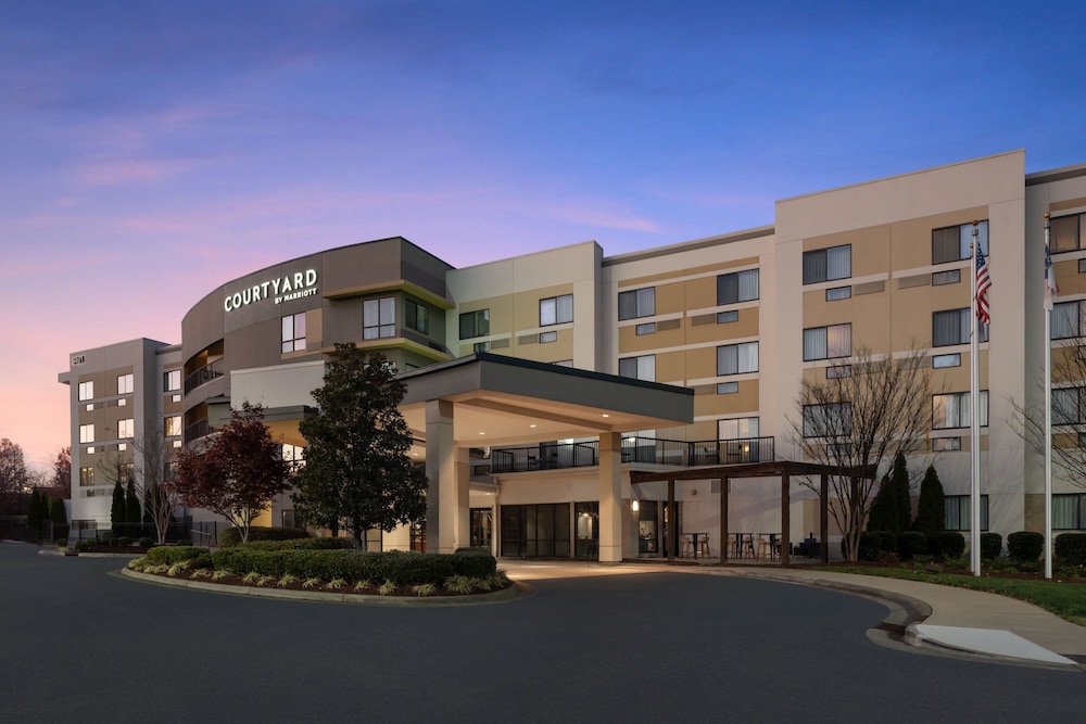 Courtyard by Marriott Raleigh North Triangle Town Center in Raleigh, United States