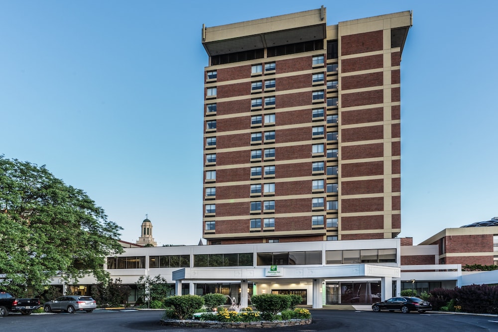 Holiday Inn Suites Pittsfield Berkshires By Ihg — Pittsfield
