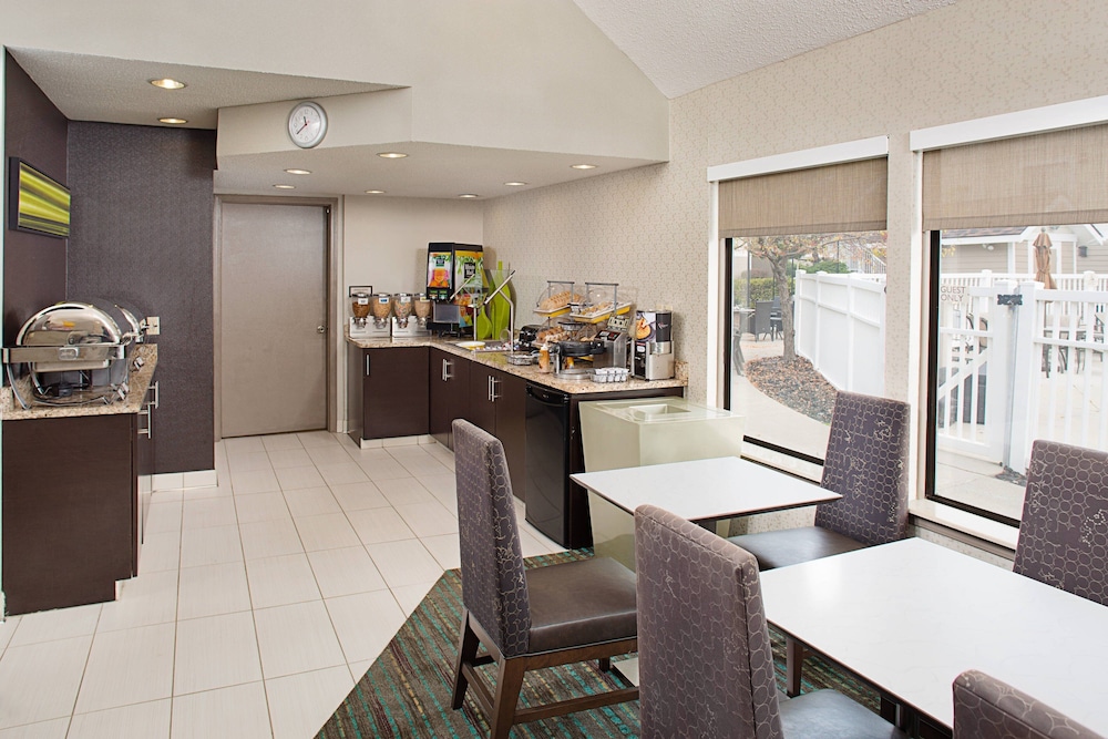Residence Inn by Marriott Detroit Troy Madison Heights - photo 6