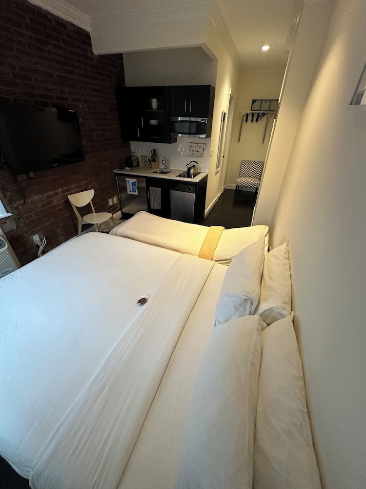 East Village Hotel - photo 15