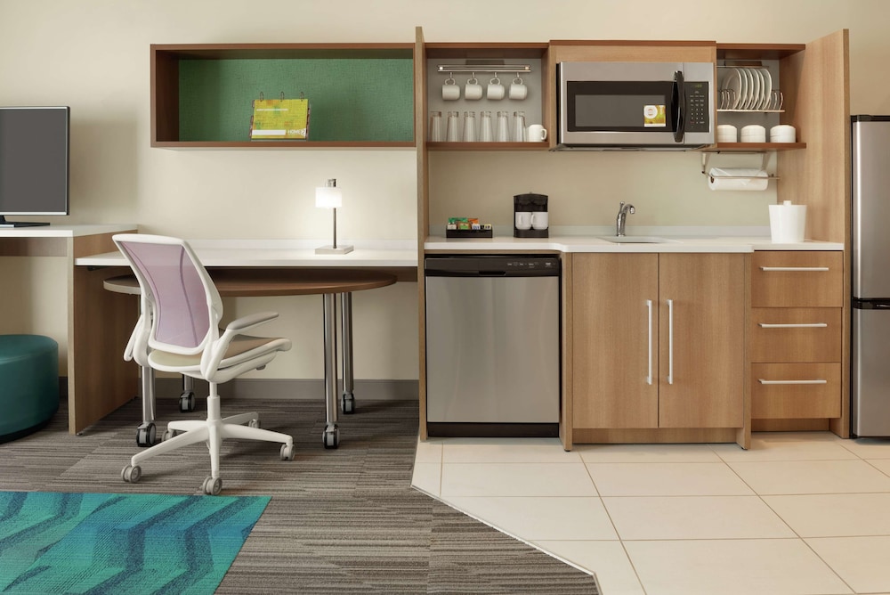 Home2 Suites by Hilton Bismarck - photo 18
